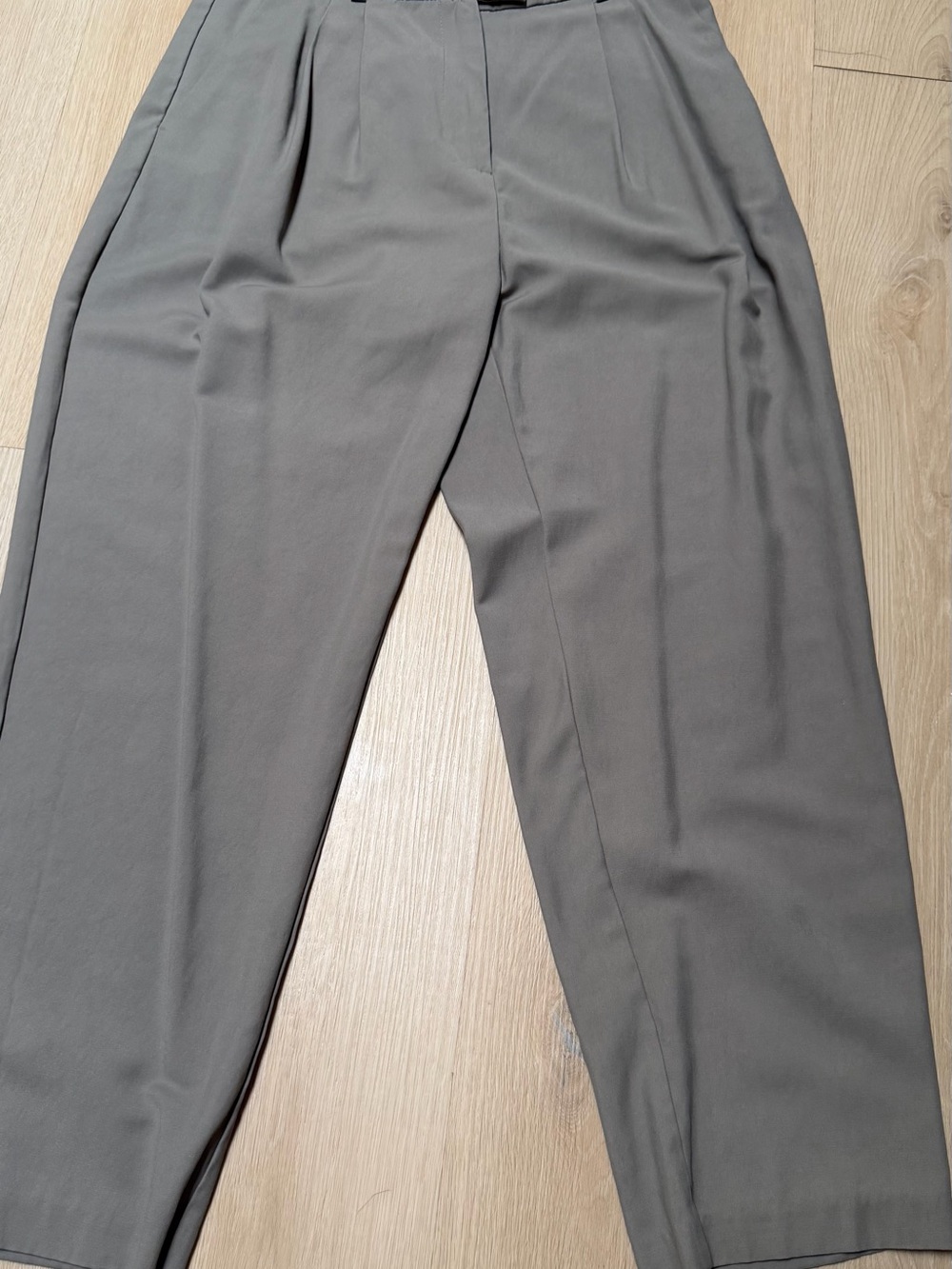 H&M Cropped Tailored Women's Pants - Gray size 6